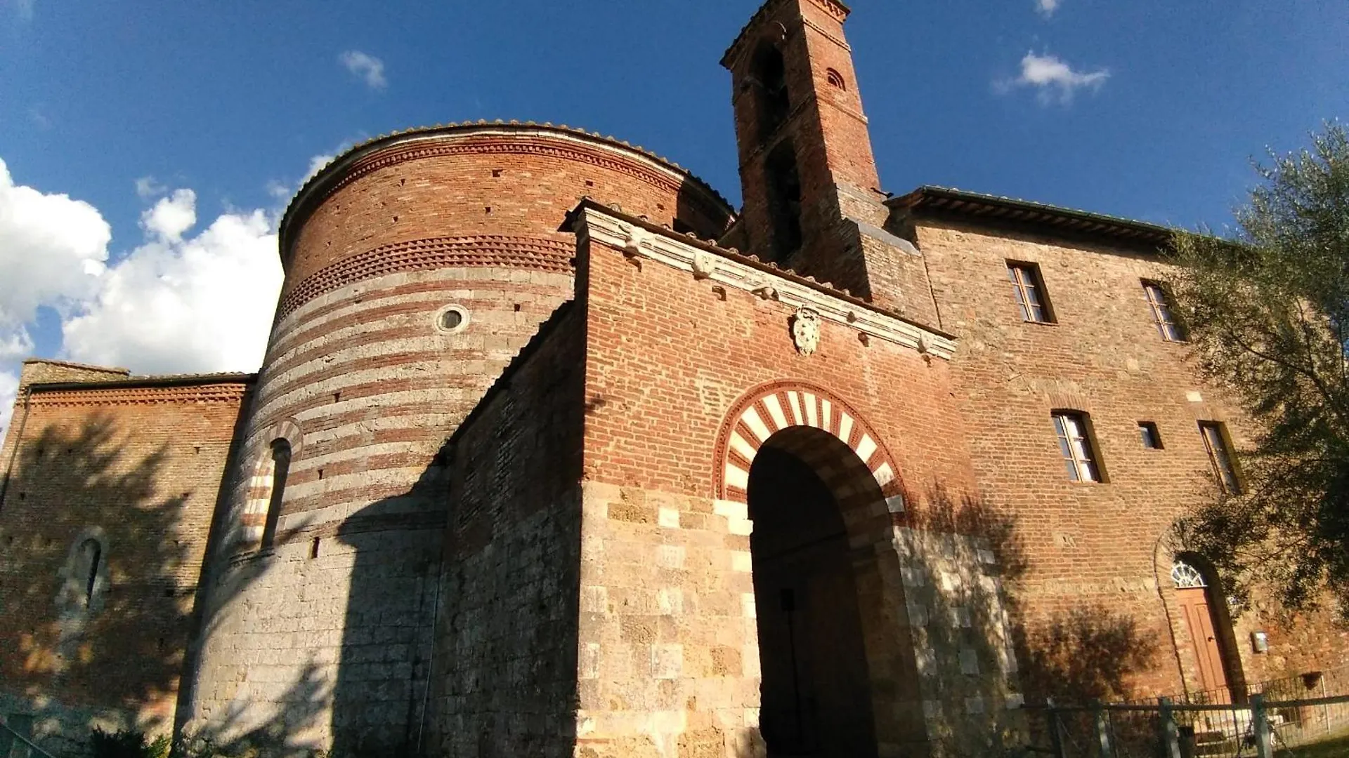 Dietro Le Mura Colle Val D'Elsa Italy